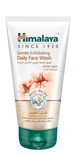 Himalaya Gentle Exfoliating Face Wash with Apricot & Aloe Vera for All Skin Types - parabens free  phthalates free  soap free 150 ml